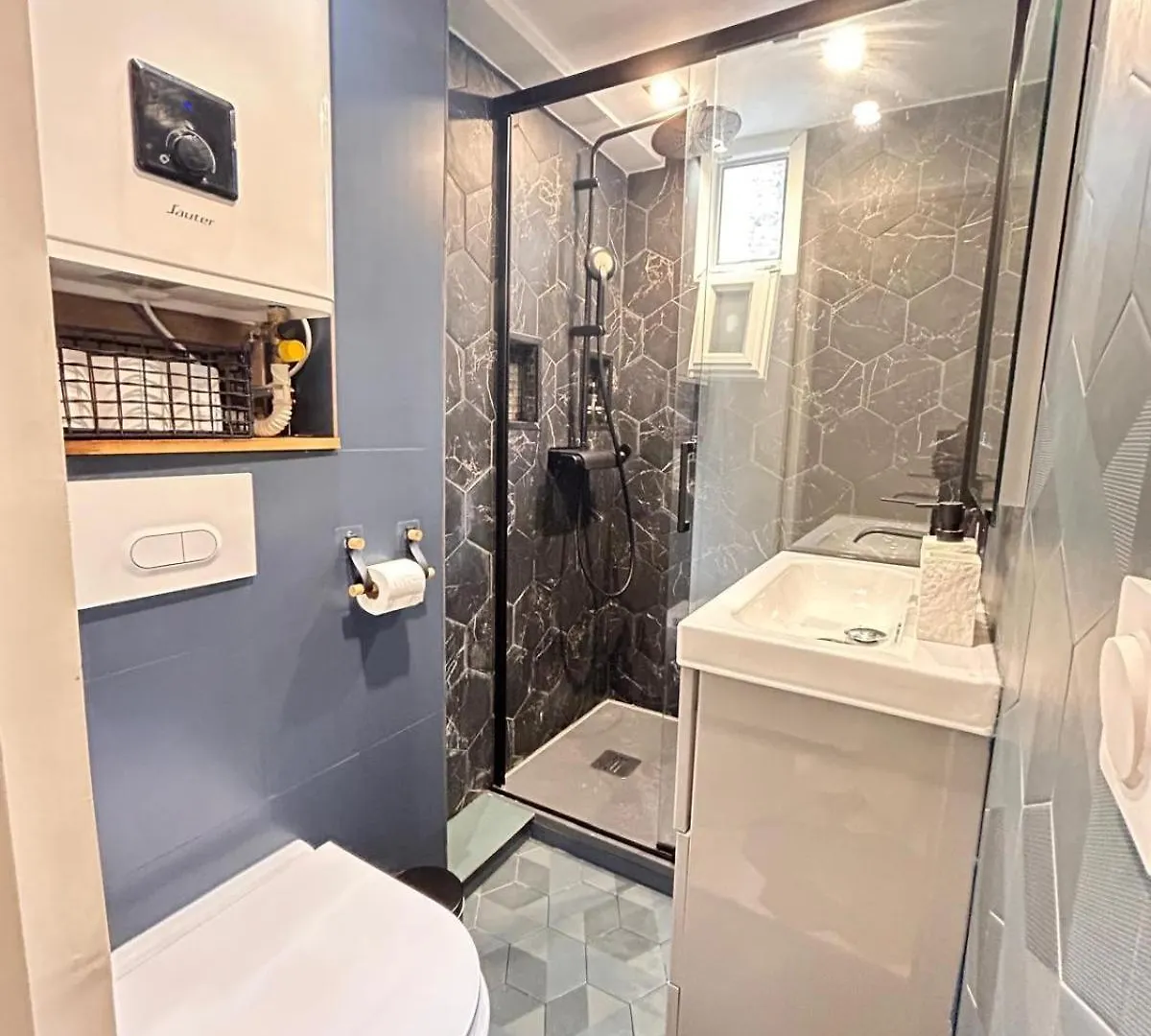 Apartment Modern Near Montmarte 2 Mins From Metro Chateau Rouge Paris